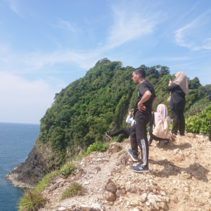 hiking di pulau kapas