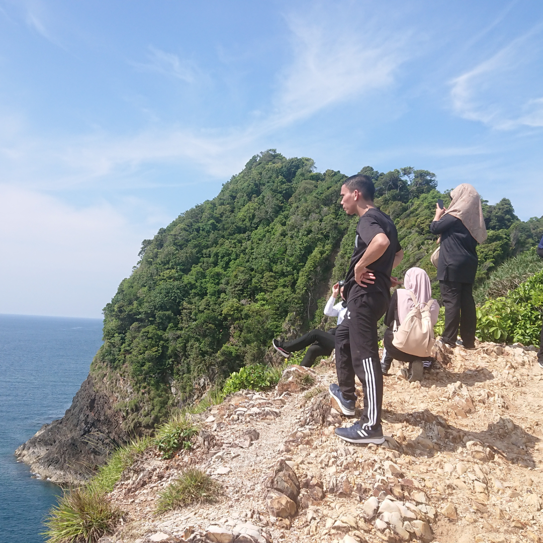 You are currently viewing HIKING DI BUKIT SINGA, PULAU KAPAS – WAJIB Anda Perlu Cuba!